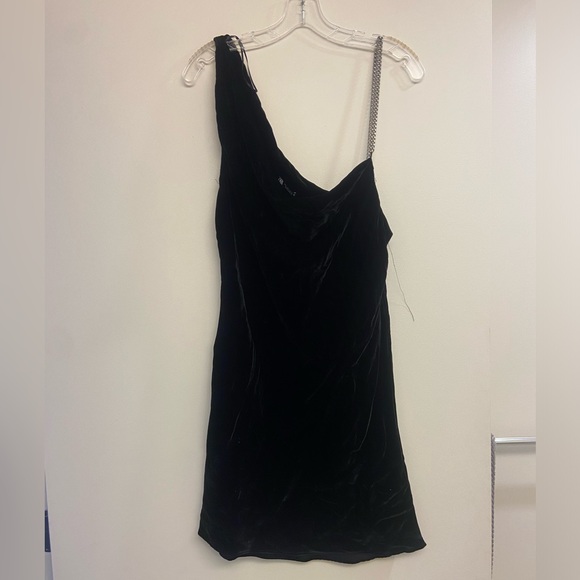 Zara Black Velvet Dress with Chain Stap - Picture 4 of 6